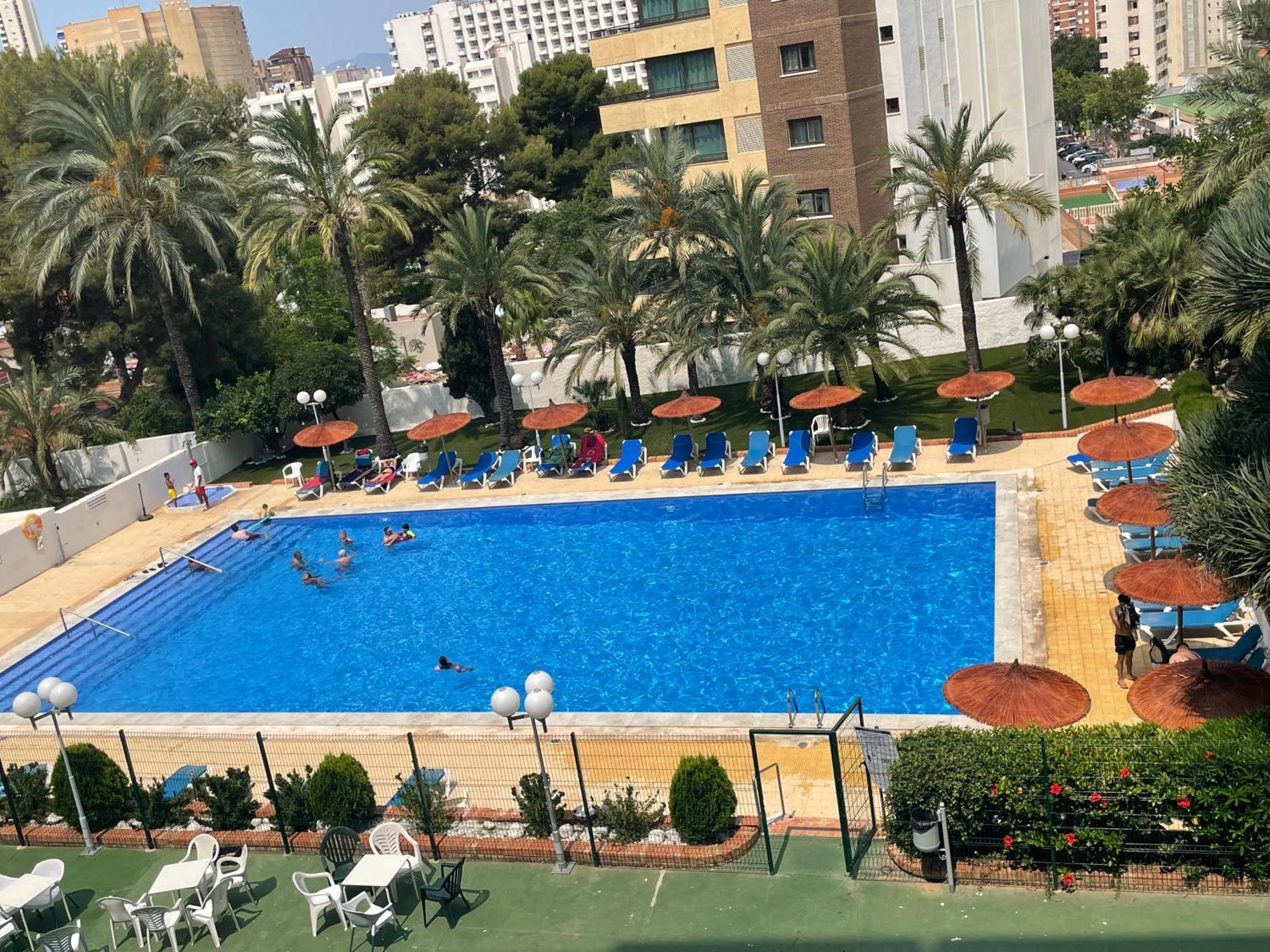 BERMUDAS-TURIS Apartamentos Benidorm Exterior foto
