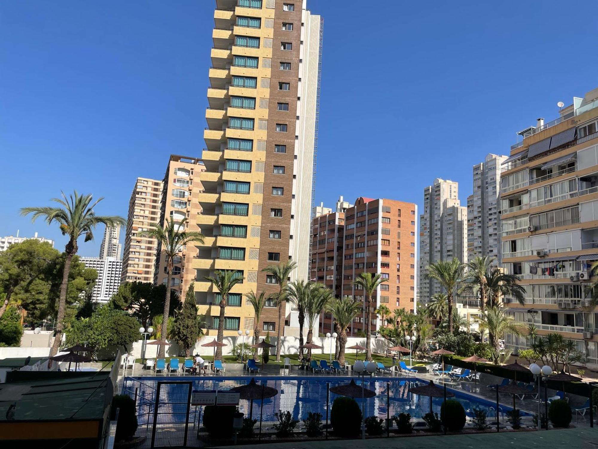 BERMUDAS-TURIS Apartamentos Benidorm Exterior foto